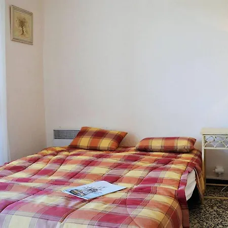 Avec Piscine, Tennis Et Parking Au Lavandou - 2 Pieces, 4 Couchages - Fr-1-251-24 * Le Lavandou